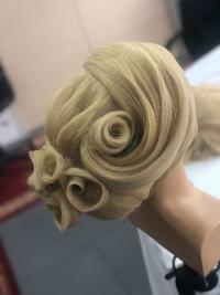 FORMATION CHIGNON AVEC YELIZKAYA UNE VRAI ARTISTE DANS LE MONDE DU MARIAGE 